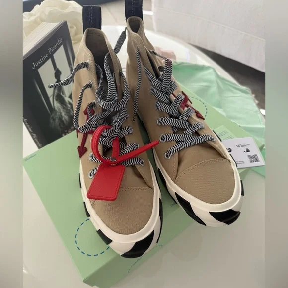 OFF-WHITE Tan and Black Sneakers , NWT , all inclusive (ready to gift ) - Picture 7 of 12
